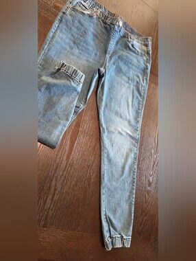 Women's Light Blue Skinny Jeans - Stretch Skinny Fit